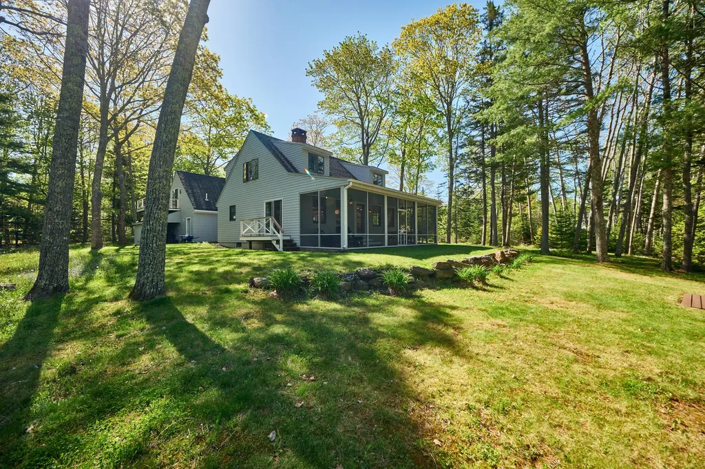 36 Snowdeal Lane South Thomaston ME 04858
