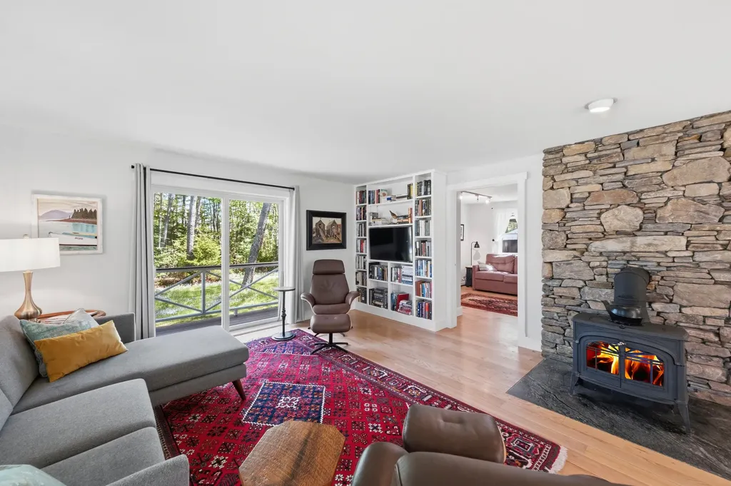 36 Snowdeal Lane South Thomaston ME 04858