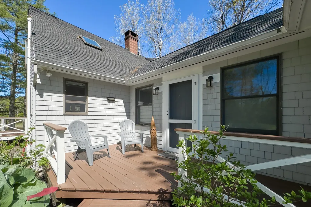 36 Snowdeal Lane South Thomaston ME 04858