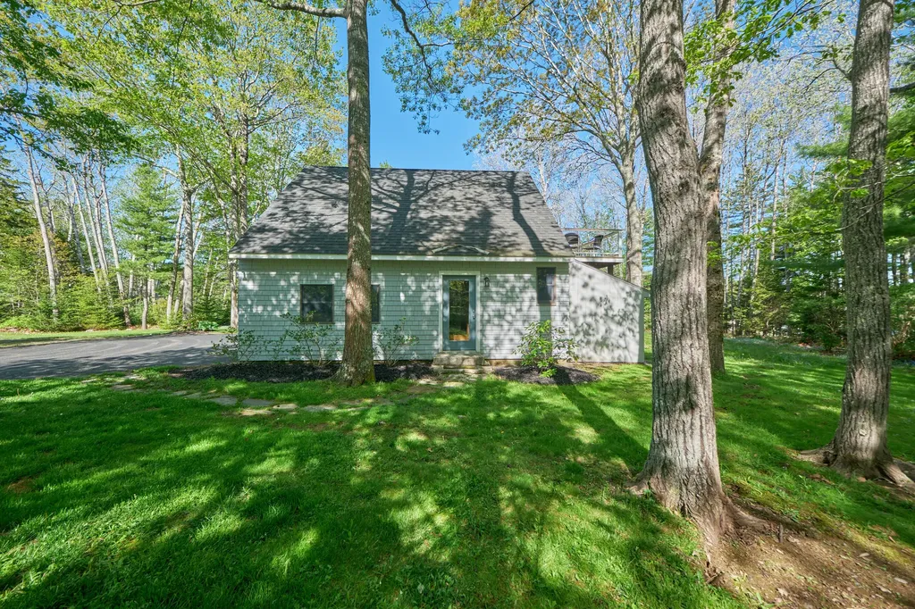 36 Snowdeal Lane South Thomaston ME 04858