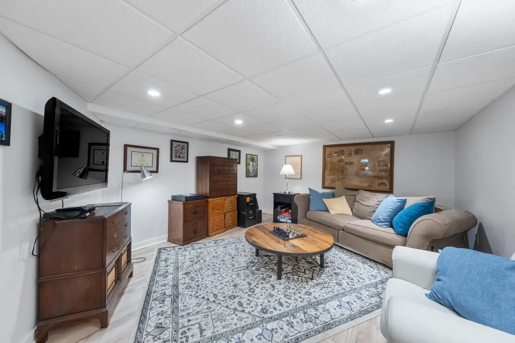 36 Snowdeal Lane South Thomaston ME 04858