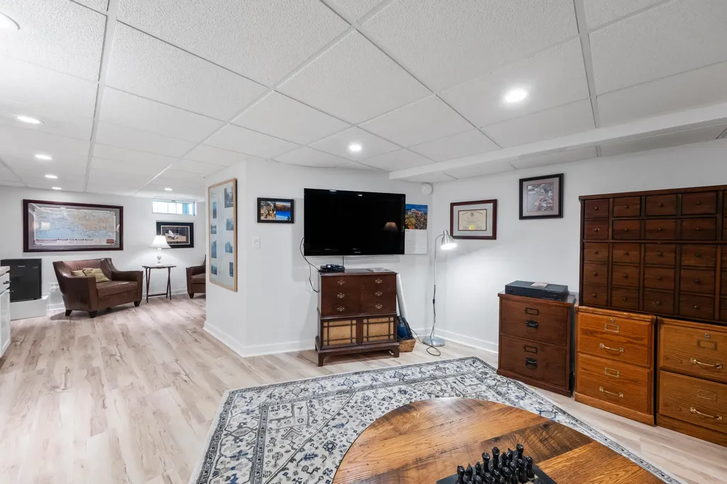 36 Snowdeal Lane South Thomaston ME 04858