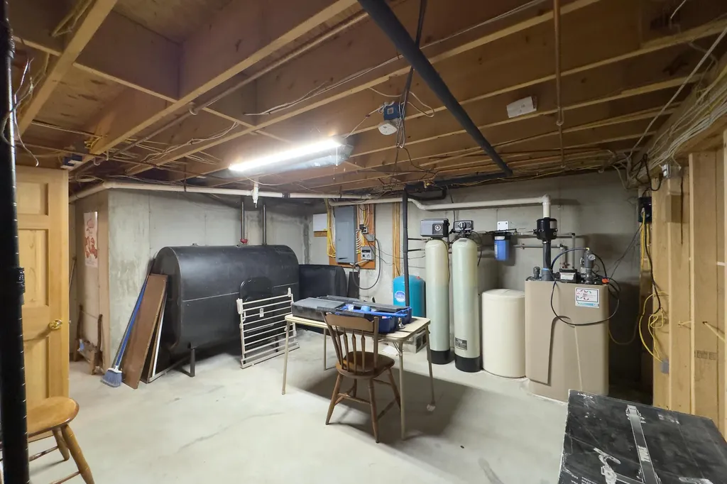36 Snowdeal Lane South Thomaston ME 04858