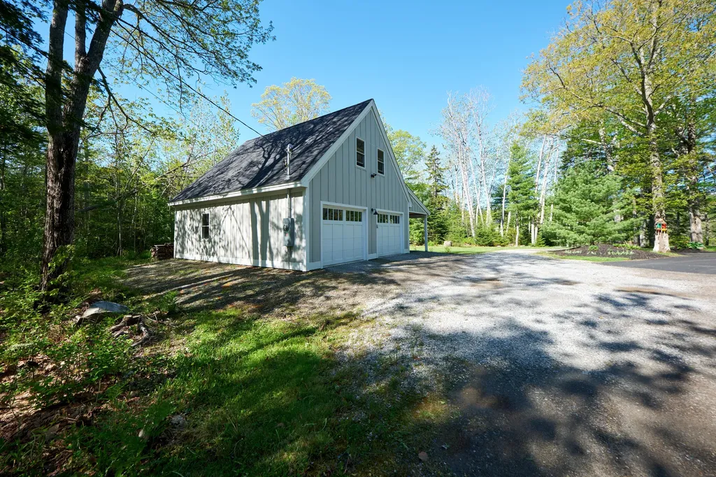 36 Snowdeal Lane South Thomaston ME 04858