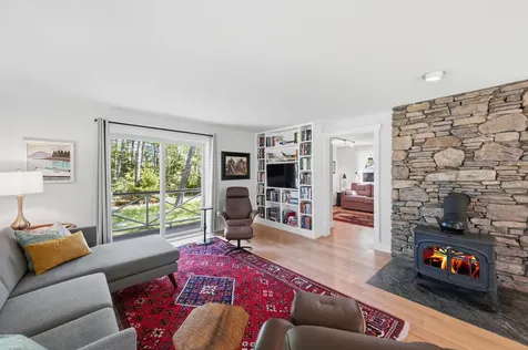 36 Snowdeal Lane South Thomaston ME 04858