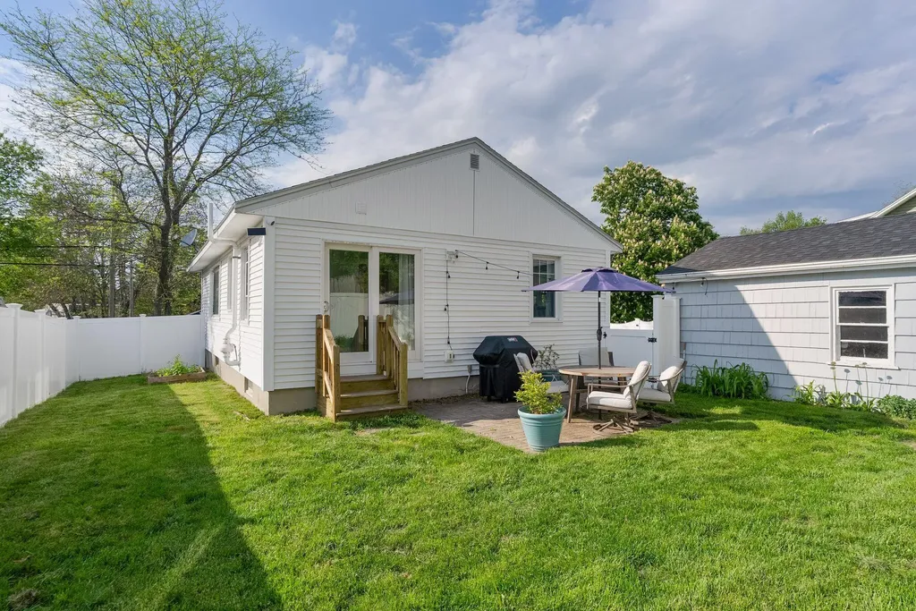 826 Highland Avenue South Portland ME 04106