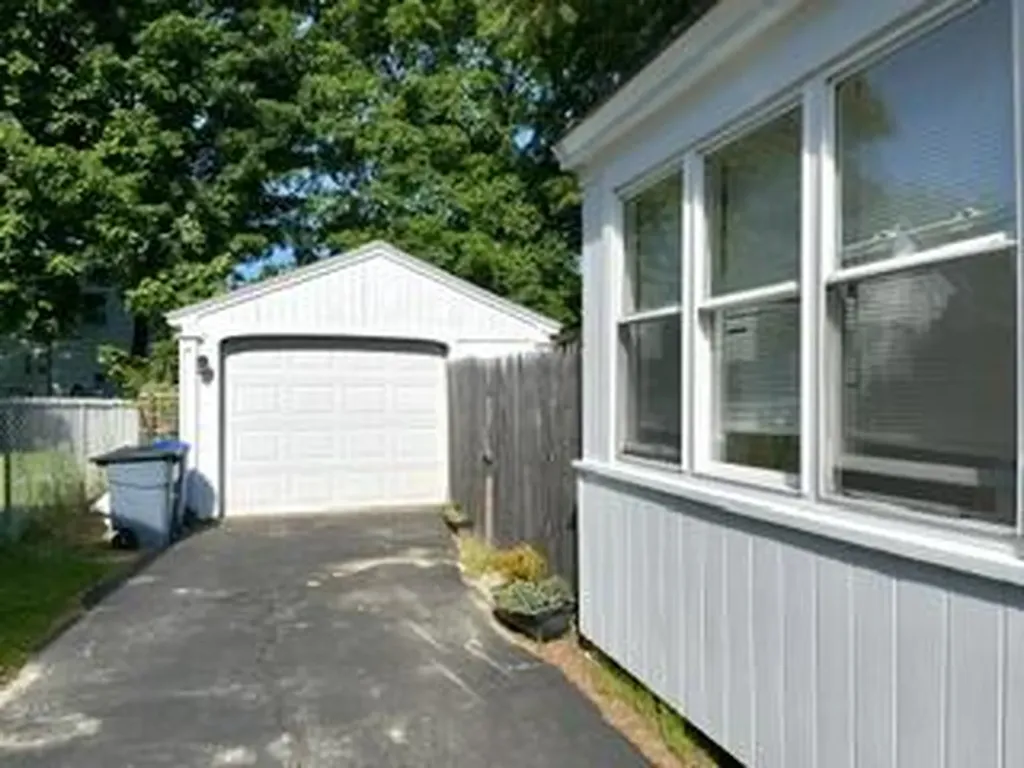 32 Gillander Avenue Auburn ME 04210
