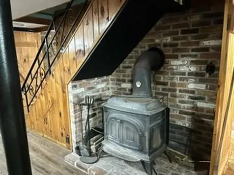 32 Gillander Avenue Auburn ME 04210