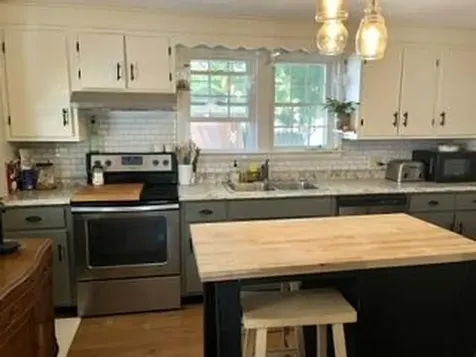 32 Gillander Avenue Auburn ME 04210