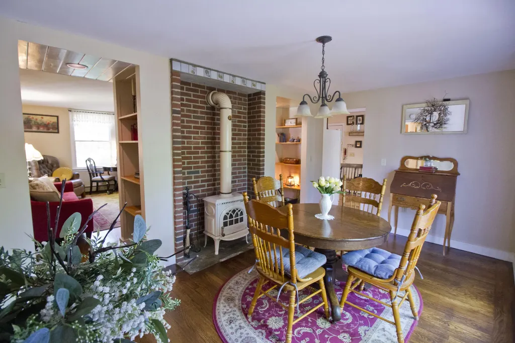 152 New Road Arundel ME 04046