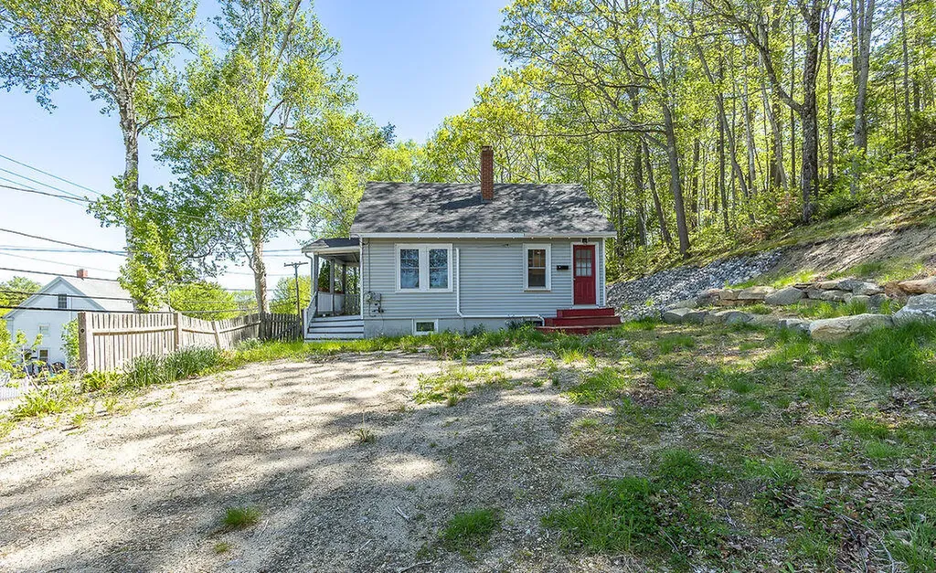 56 Bow Street Freeport ME 04032