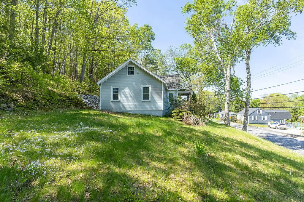 56 Bow Street Freeport ME 04032
