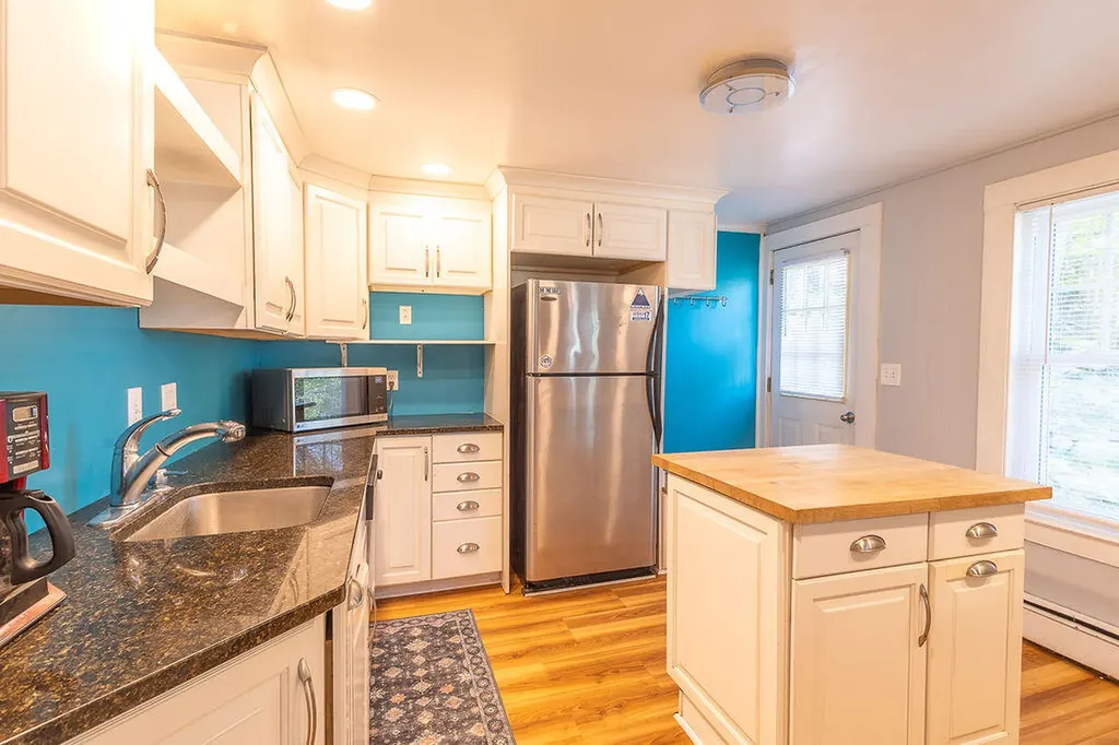 56 Bow Street Freeport ME 04032