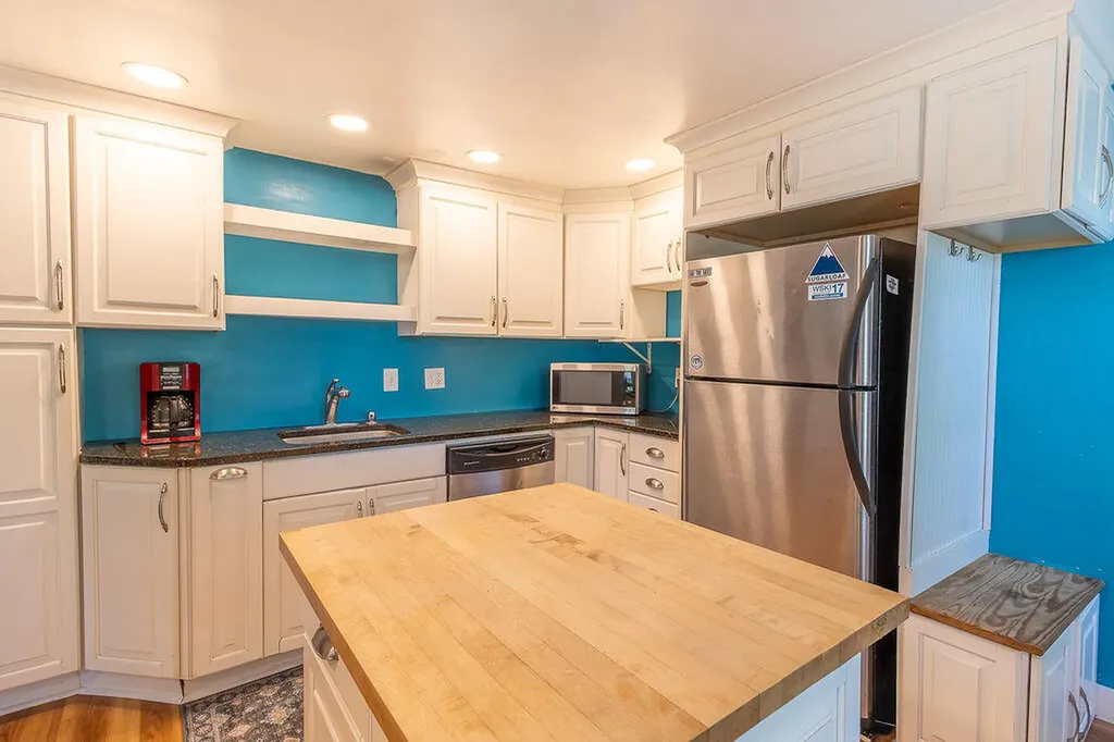 56 Bow Street Freeport ME 04032