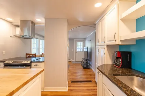 56 Bow Street Freeport ME 04032