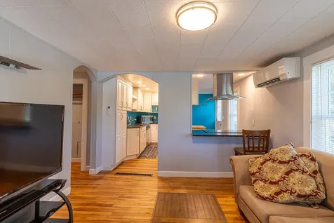 56 Bow Street Freeport ME 04032