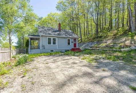 56 Bow Street Freeport ME 04032