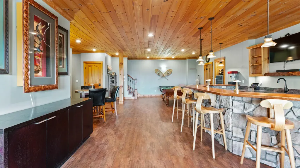 81 Hillside Lane Sweden ME 04040