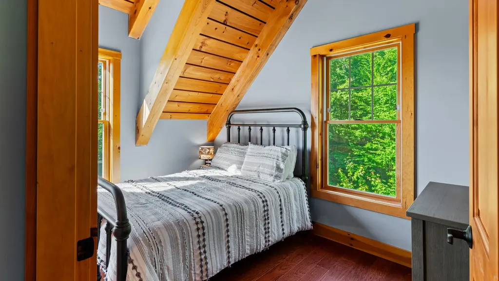 81 Hillside Lane Sweden ME 04040