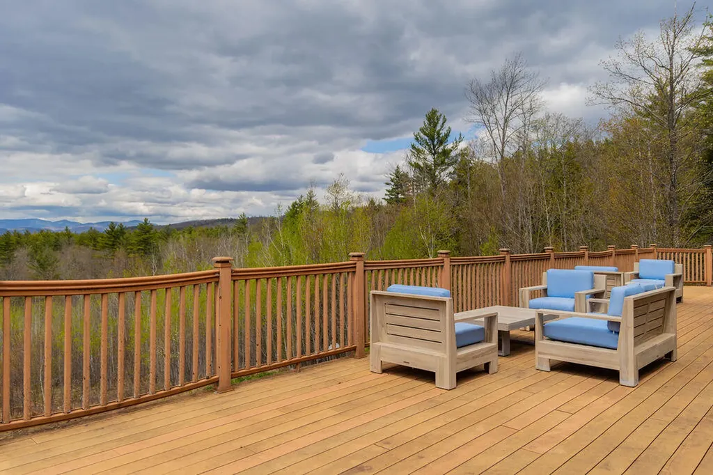 81 Hillside Lane Sweden ME 04040