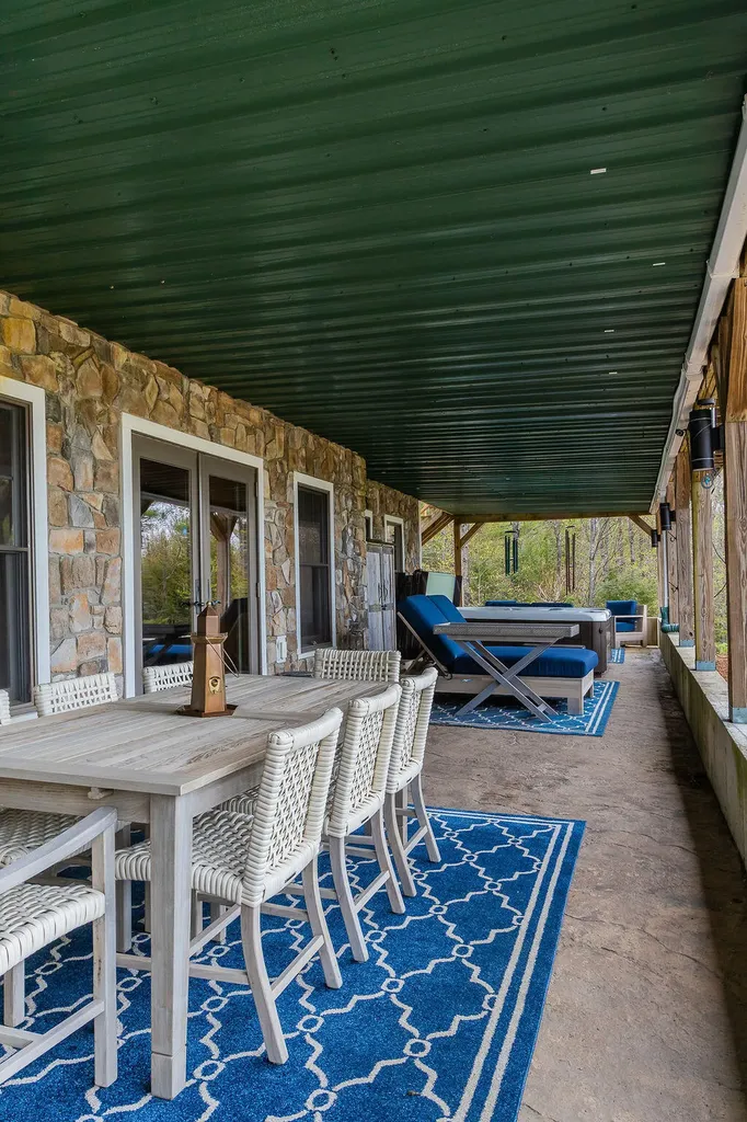 81 Hillside Lane Sweden ME 04040