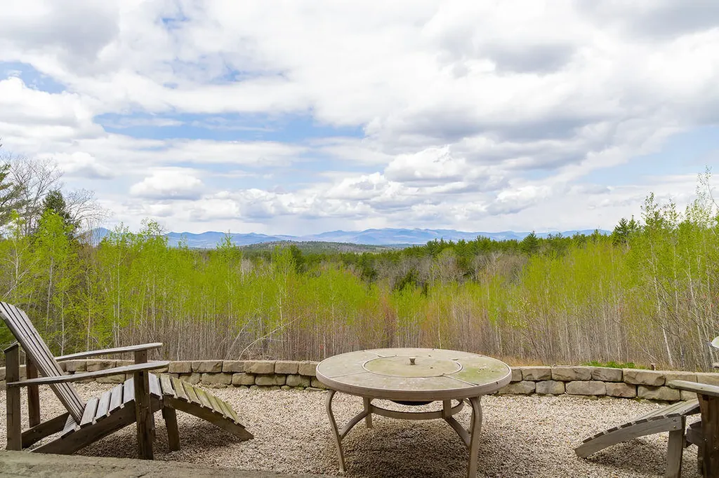 81 Hillside Lane Sweden ME 04040