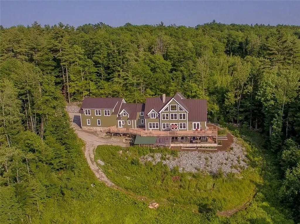 81 Hillside Lane Sweden ME 04040