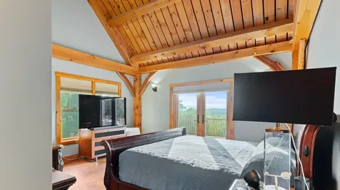 81 Hillside Lane Sweden ME 04040