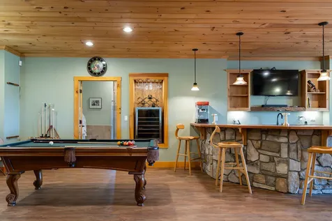 81 Hillside Lane Sweden ME 04040
