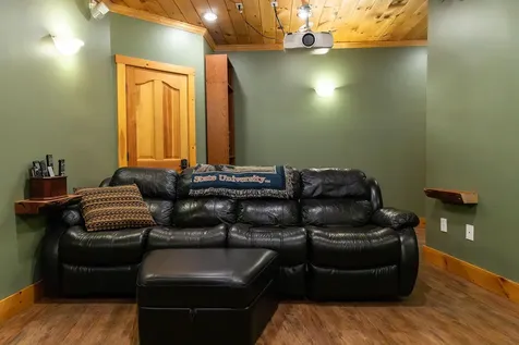 81 Hillside Lane Sweden ME 04040