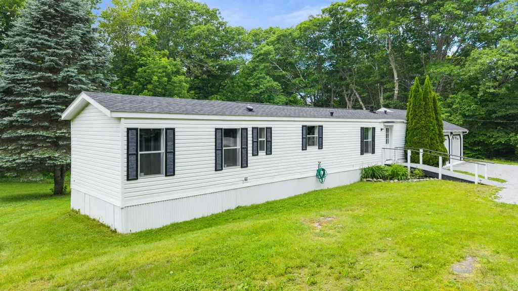 Nobleboro ME, 516 E Pond Road