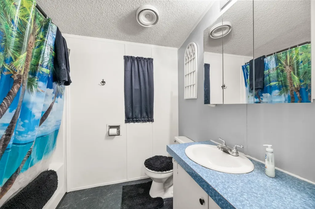 516 E Pond Road Nobleboro ME 04555