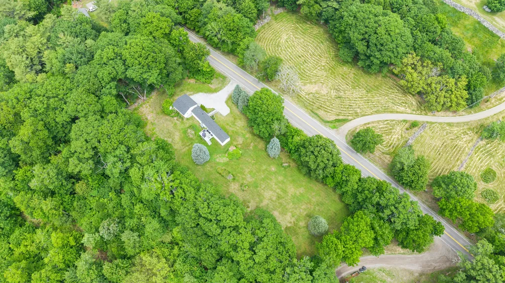 516 E Pond Road Nobleboro ME 04555