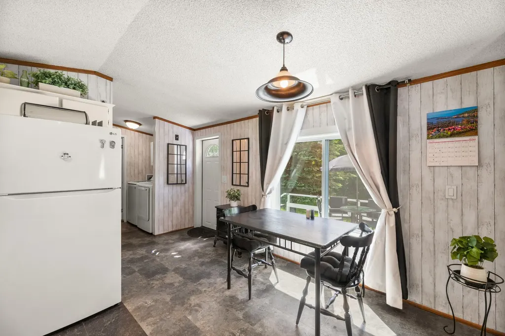 516 E Pond Road Nobleboro ME 04555