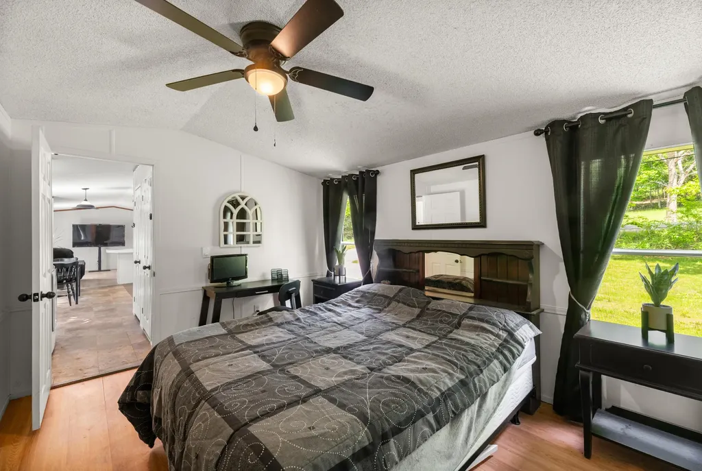 516 E Pond Road Nobleboro ME 04555