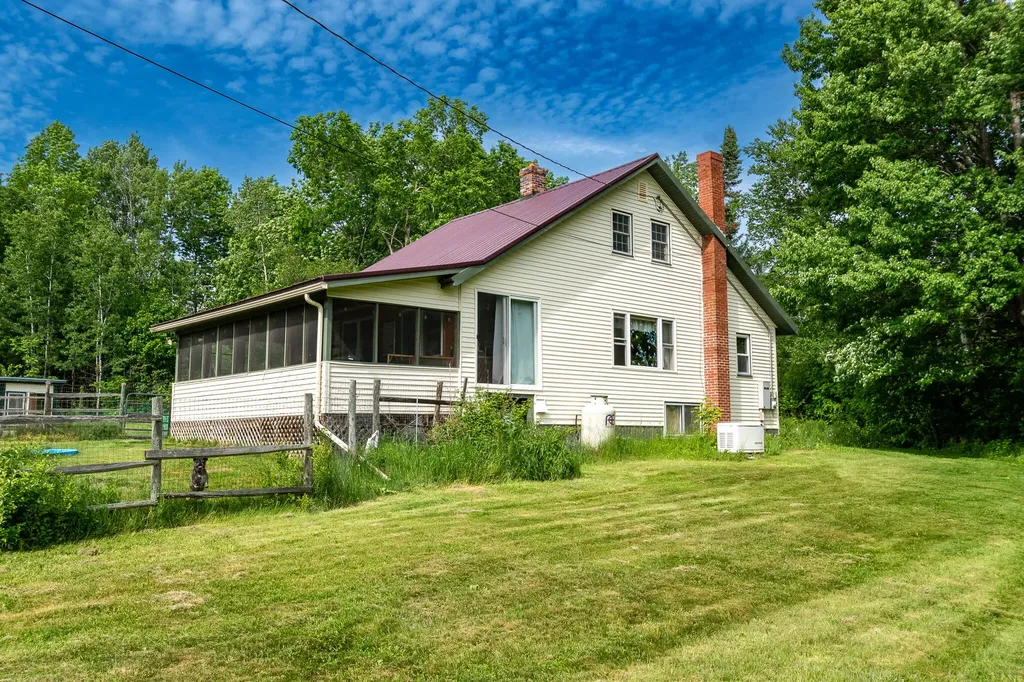 26 Chadbourne Road Harmony ME 04942