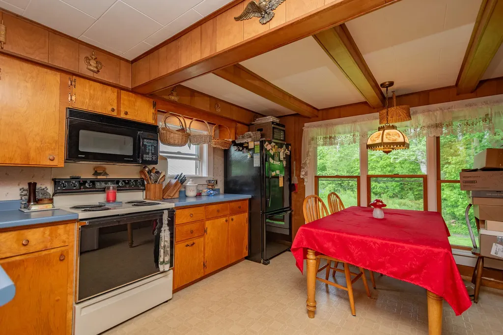 26 Chadbourne Road Harmony ME 04942