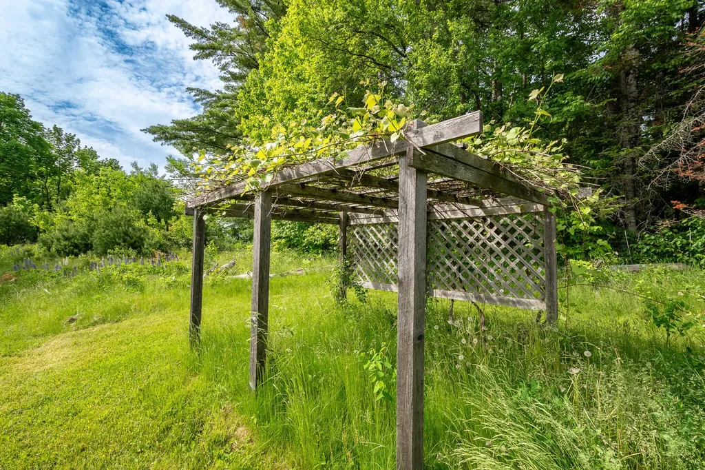 26 Chadbourne Road Harmony ME 04942