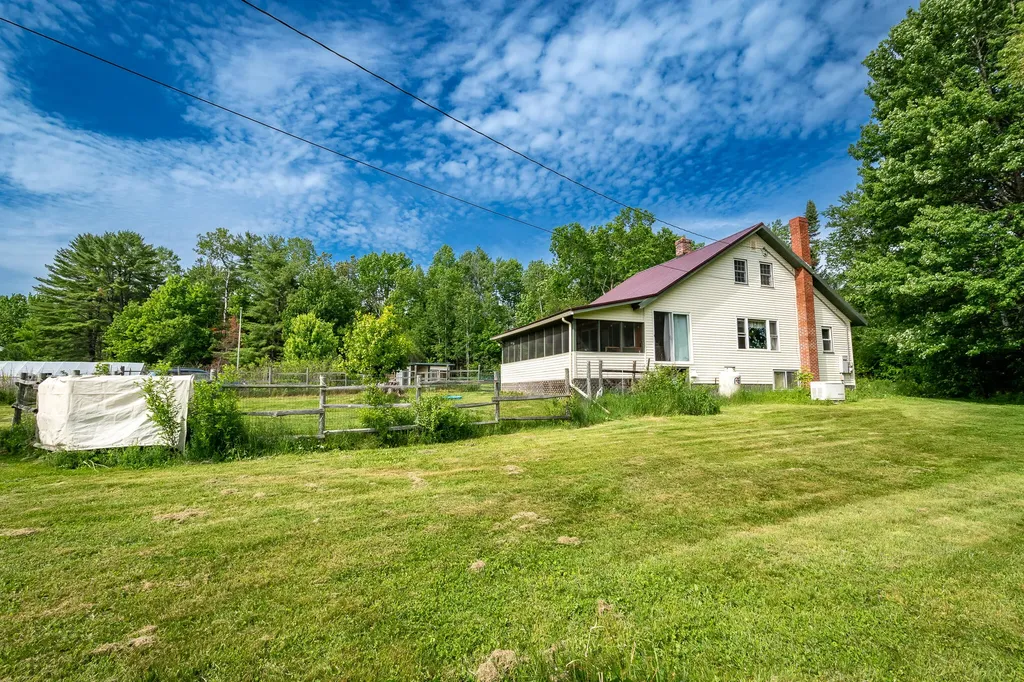 26 Chadbourne Road Harmony ME 04942
