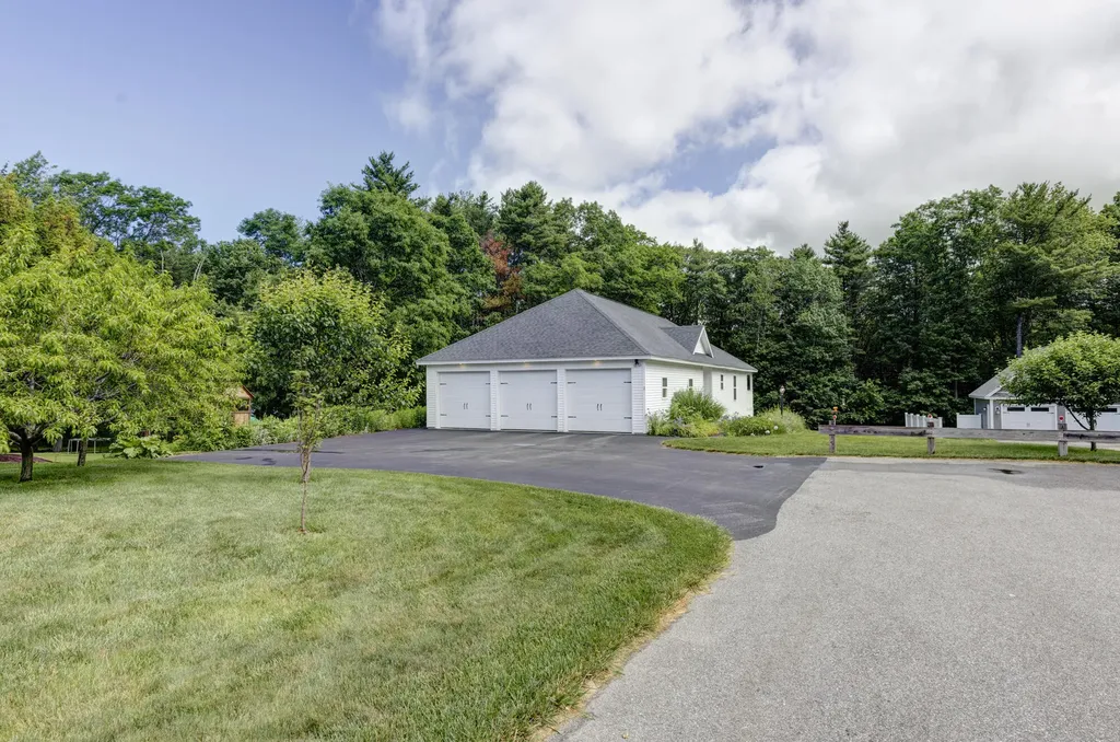 2 Chickadee Lane Scarborough ME 04074