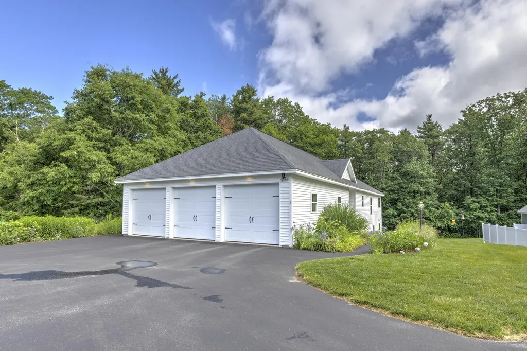 2 Chickadee Lane Scarborough ME 04074