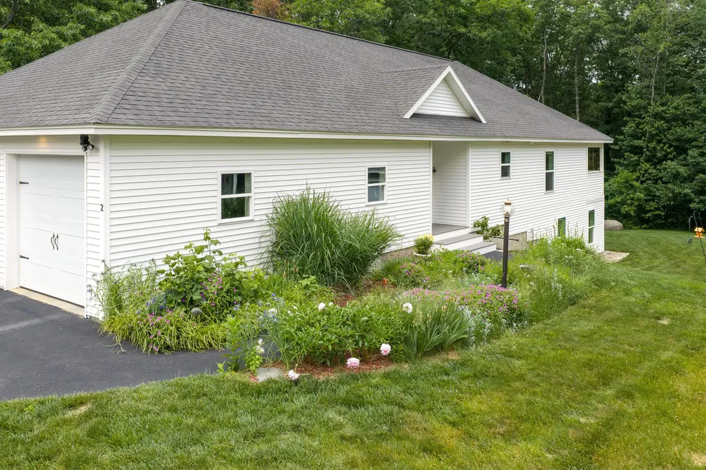 2 Chickadee Lane Scarborough ME 04074
