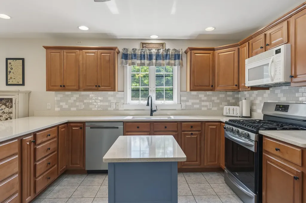 2 Shady Woods Lane Kennebunk ME 04043