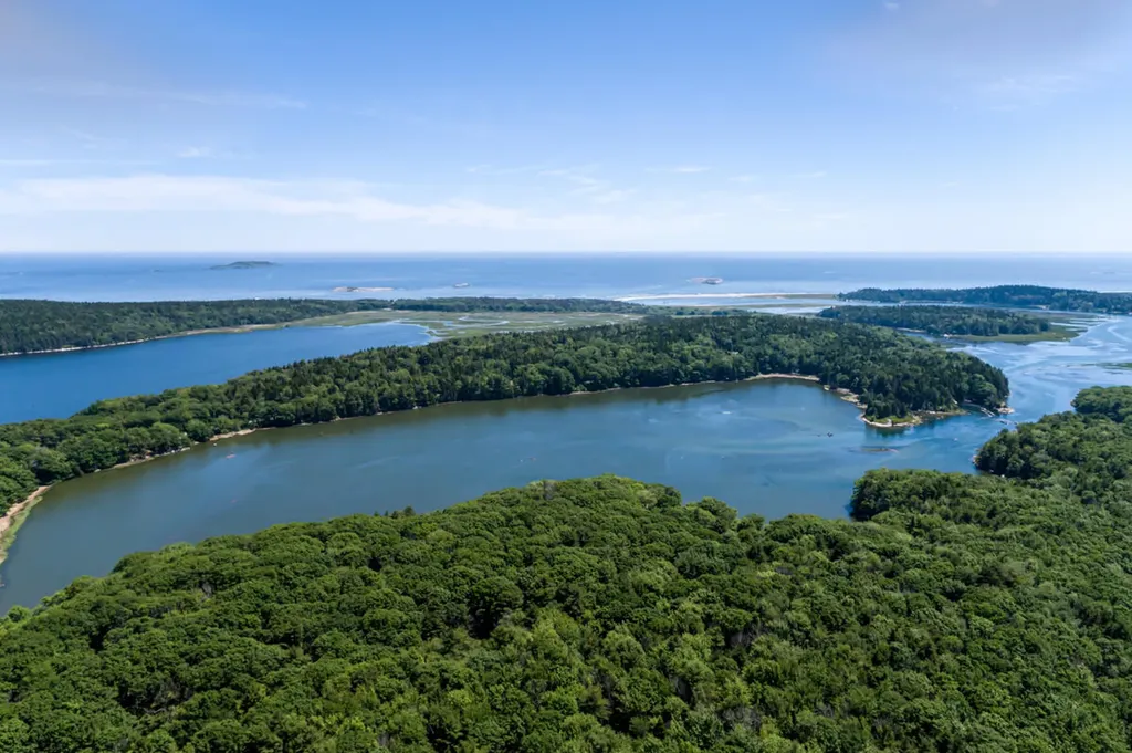 51 Sagamore Drive Phippsburg ME 04562