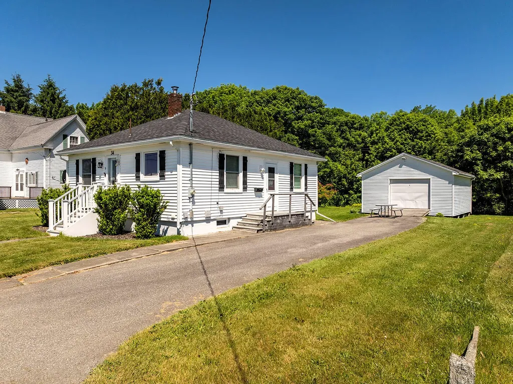 34 Thatcher Street Thomaston ME 04861
