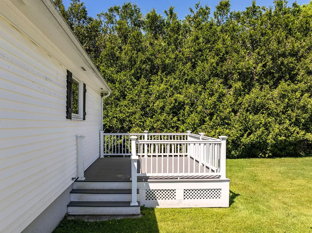34 Thatcher Street Thomaston ME 04861