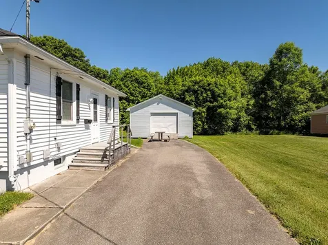 34 Thatcher Street Thomaston ME 04861