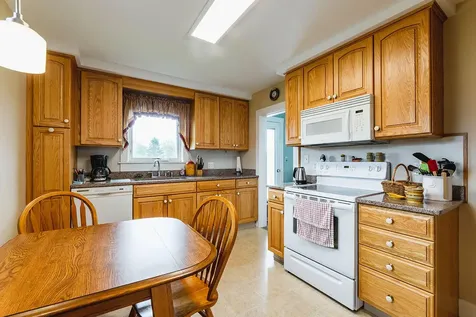 34 Thatcher Street Thomaston ME 04861