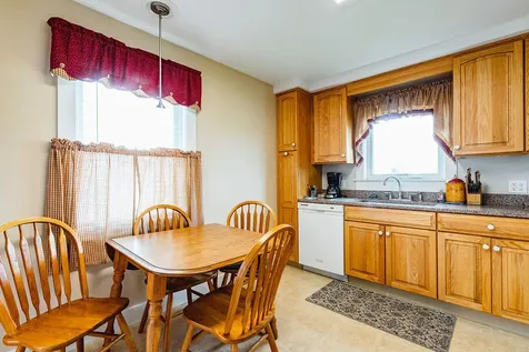 34 Thatcher Street Thomaston ME 04861
