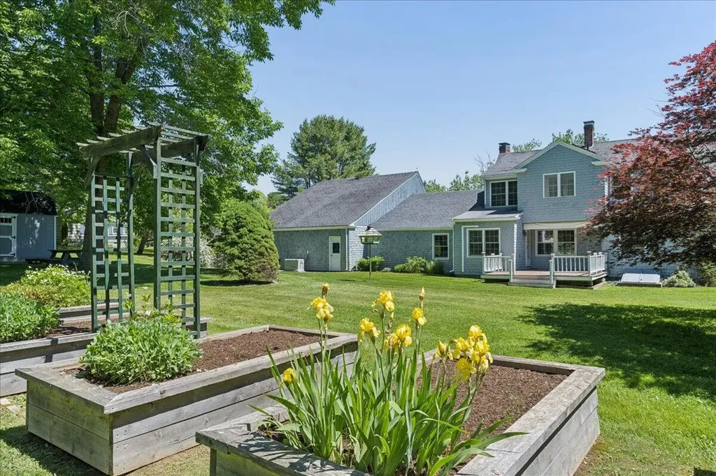 17 Savage Road Searsport ME 04974